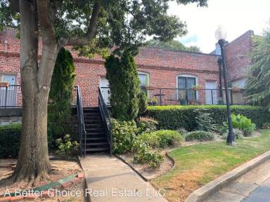 Main picture of 644 Wells St SW