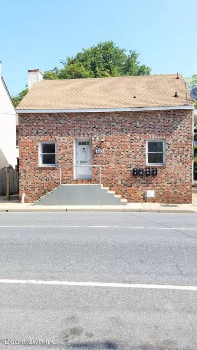 Main picture of 457 W South St