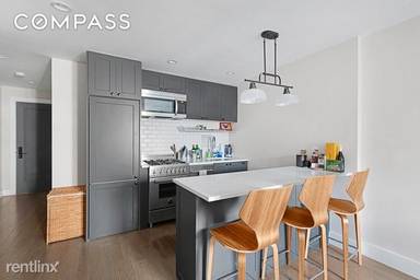 Main picture of 53 Irving Pl