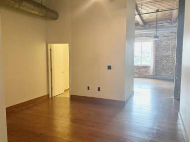 Main picture of 490 Marietta St NW