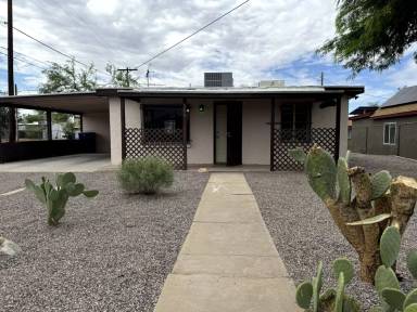 Main picture of 368 E Alturas St