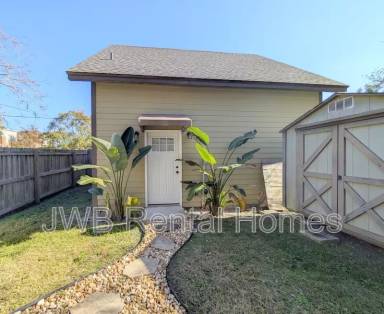Main picture of 1731 Silver St