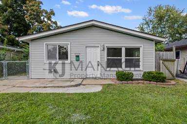 Main picture of 25526 Powers Ave