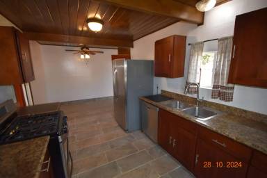 Main picture of 136 Marguerite Dr