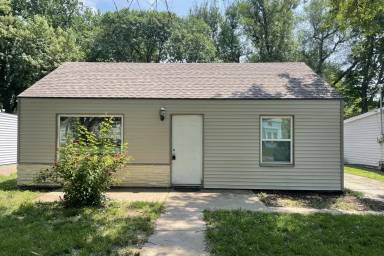 Main picture of 408 NE Poplar St