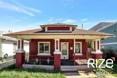 Main picture of 1061 S Jefferson St