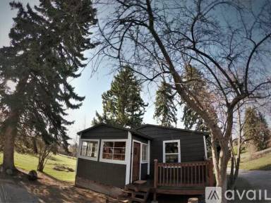 Main picture of 1610 Hillcrest Dr