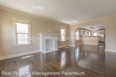 Main picture of 1925 1/2 S Harcourt Ave
