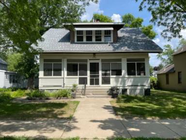 Main picture of 616 8th Ave S