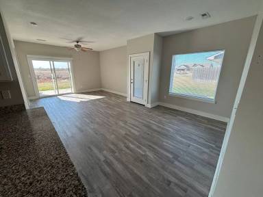 Main picture of 2835 W 55th Ct N