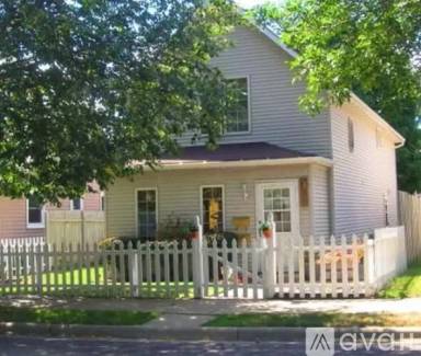 Main picture of 236 11th Ave S