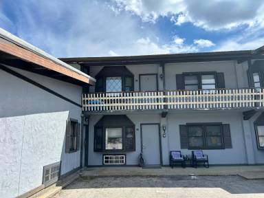 Main picture of 1025 S 5th St