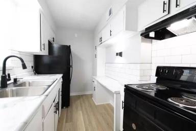 Main picture of 801 N 48th St