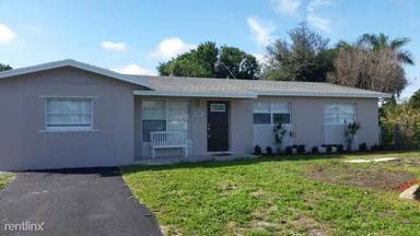 Main picture of 4401 NW 2nd Ter