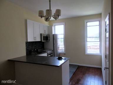 Main picture of 121 Cornelia St