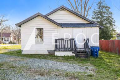 Main picture of 810 Oakley St