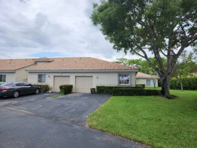 Main picture of 4967 SW 32nd Ave