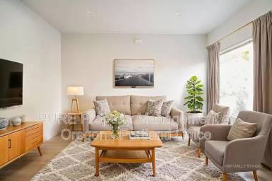 Main picture of 5878 N Harvard St