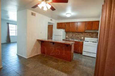 Main picture of 403 W 9th St