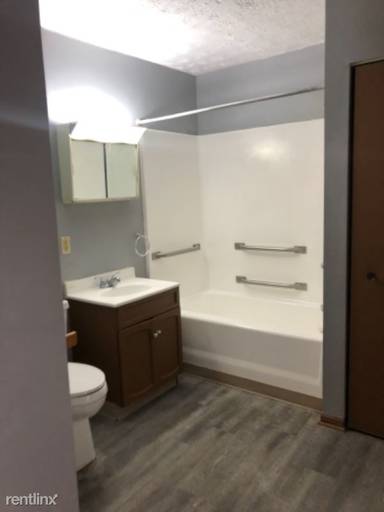 Main picture of 213 Lakeshore Dr