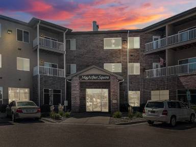 Main picture of MacArthur Square
