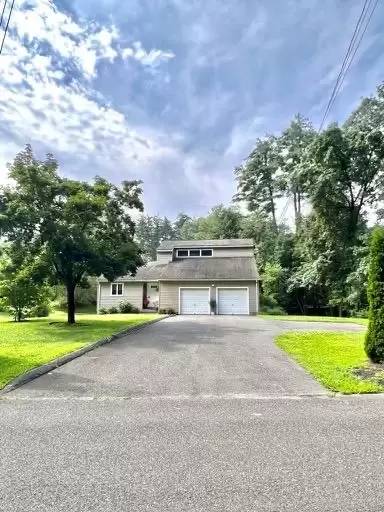 Main picture of 8 Kennedy Dr