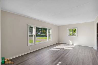 Main picture of 8616 Crest Rd