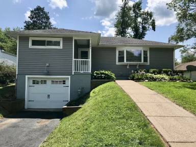 Main picture of 221 E Cherry St