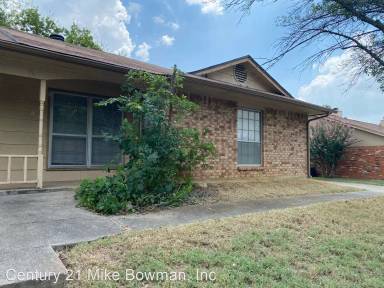 Main picture of 3010 Penny Ln