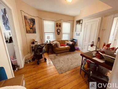 Main picture of 229 Bennington St