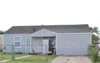 Main picture of 1215 N Highland St