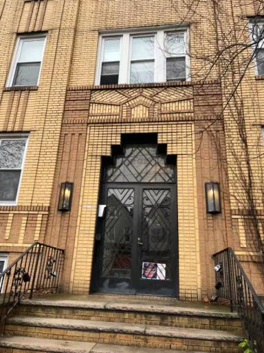 Main picture of 292 Harrison Ave