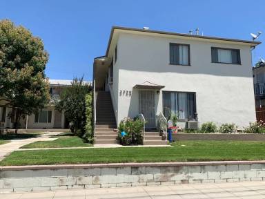 Main picture of 2729 W Victory Blvd