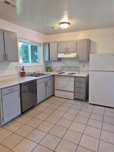 Main picture of 596 W Tiffany Town Dr