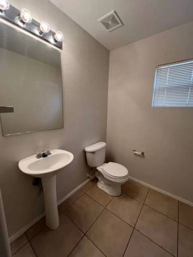 Main picture of 12410 W Pershing St