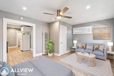 Main picture of 307 W 7th St