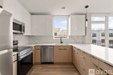 Main picture of 211 Green St