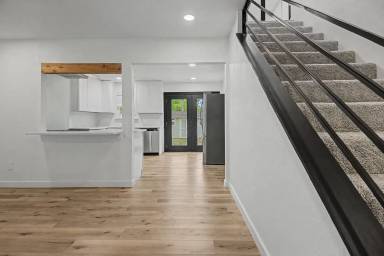Main picture of 502 Rogers Way