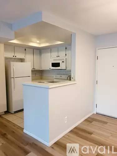Main picture of Warner West