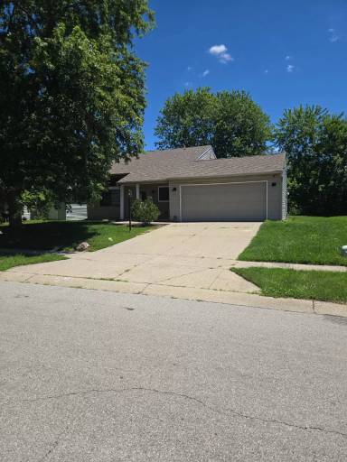 Main picture of 235 Meadow Glen Dr