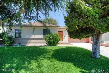 Main picture of 155 N Bitterbush St