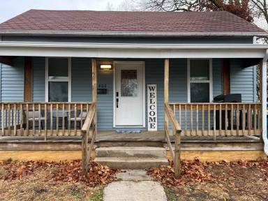 Main picture of 402 N Randolph St