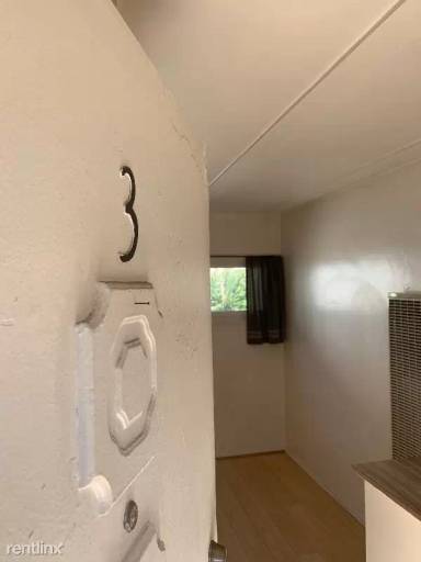 Main picture of 400 N Doheny Dr