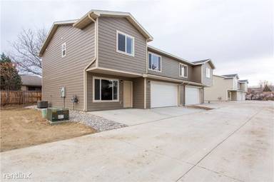 Main picture of 908 Midway Ln