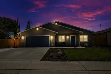Main picture of 4589 Meadow Way