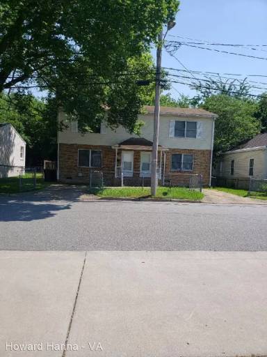 Main picture of 101 E County St