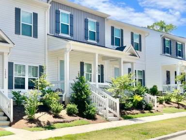 Main picture of 120 Grover Ct
