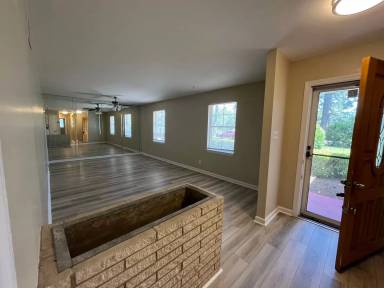 Main picture of 201 Providence Dr