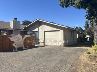Main picture of 728 W Yosemite Ave