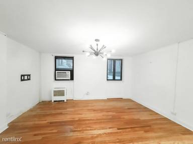Main picture of 2 E 30th St